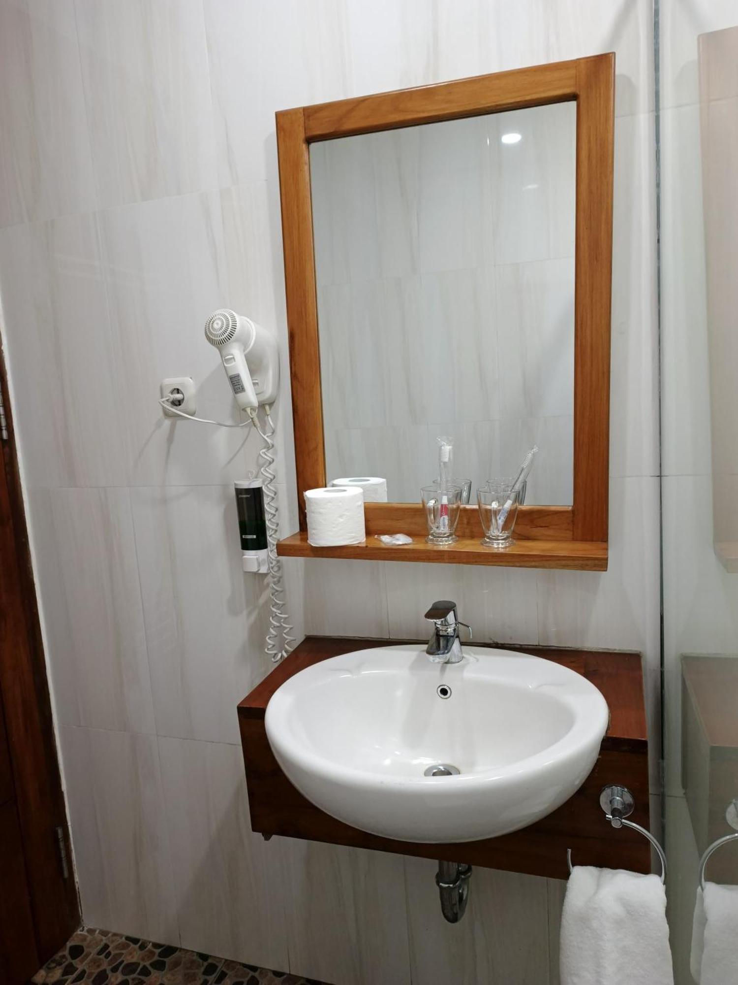 Spring Hill Hotel Рутенг Экстерьер фото